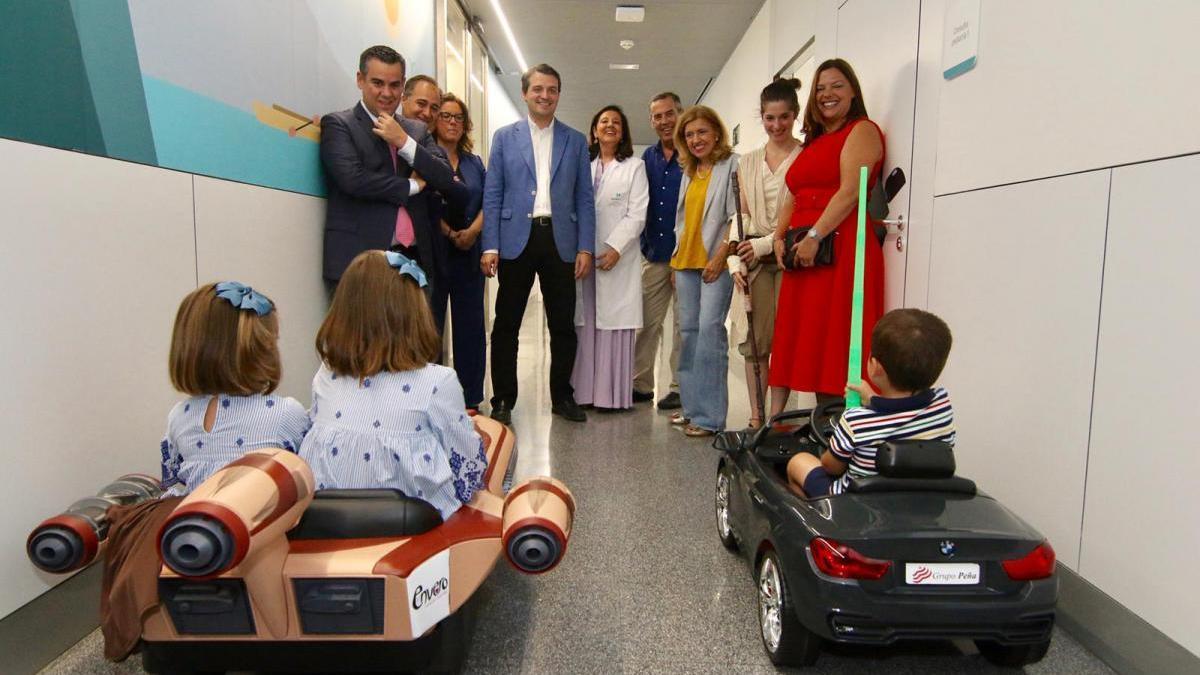 Fundación Albor entrega dos coches eléctricos infantiles al hospital Quirónsalud Córdoba