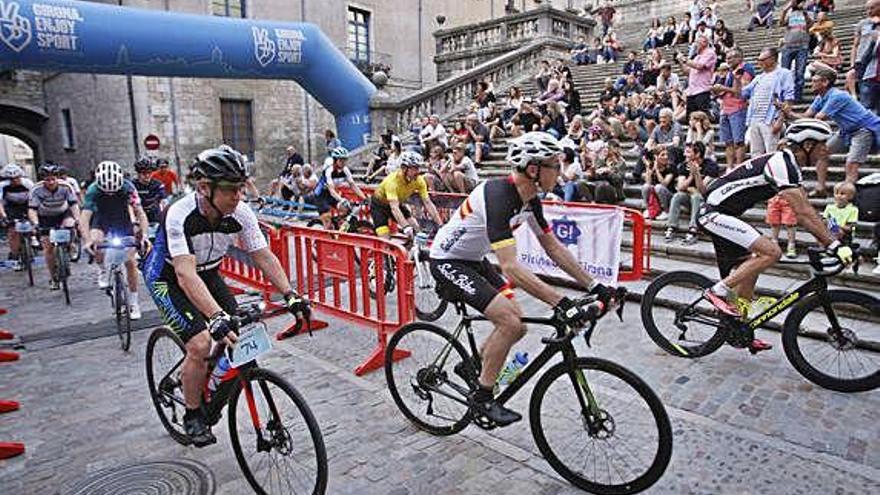 La cursa nocturna del Girona Cycling Festival és un èxit