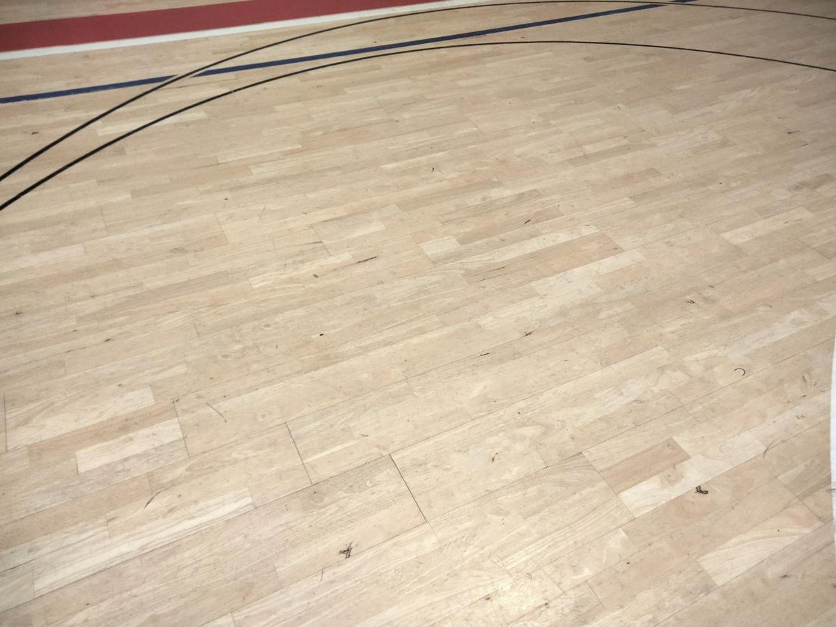 Estat del parquet del Pujolet abans de començar la temporada passada