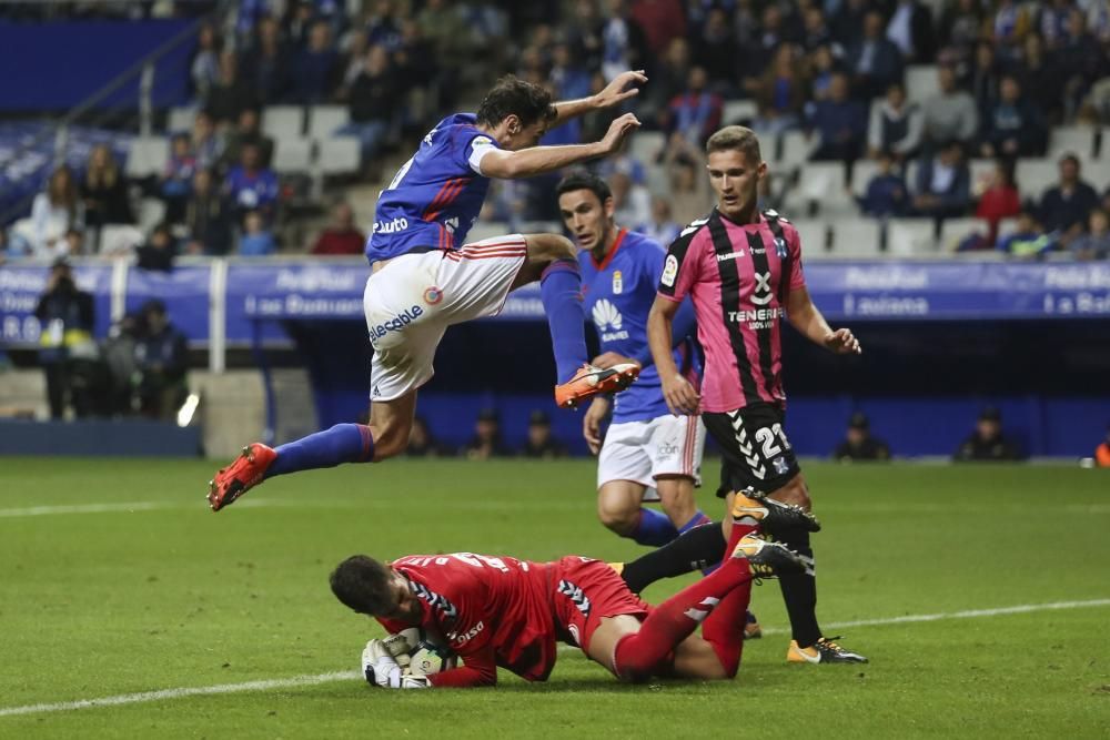 El partido entre el Real Oviedo y el Tenerife, en imágenes