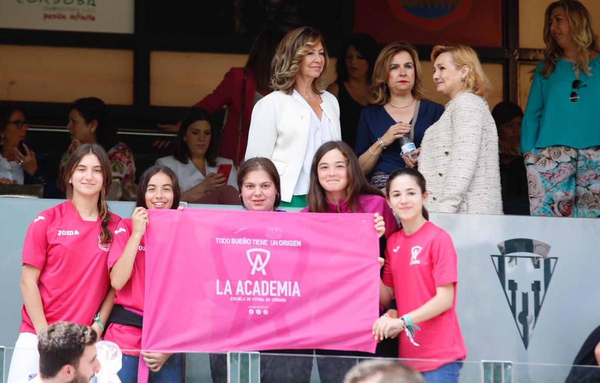 La afición cordobesista apoya al equipo femenino