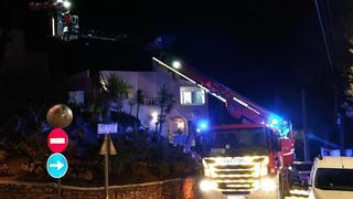 Rescatada con autoescala una persona mayor tras caerse en su casa de Ibiza