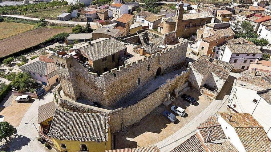 &quot;Rehabilitar un castillo desde manos privadas es una tarea imposible»