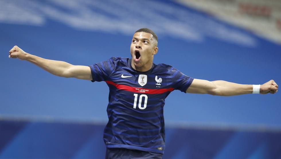 Mbappé - Francia (22 años) La perla francesa, llamado a dominar el mundo del fútbol la próxima década