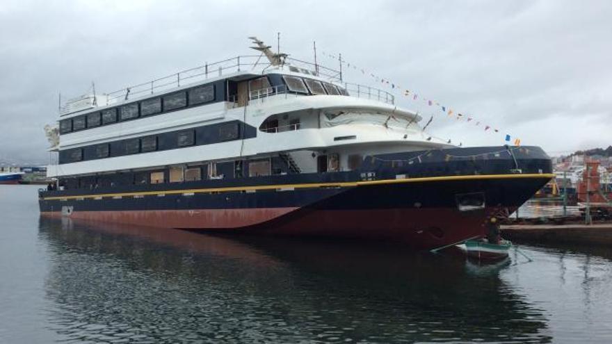 El naval de Vigo convierte un patito feo en un cisne