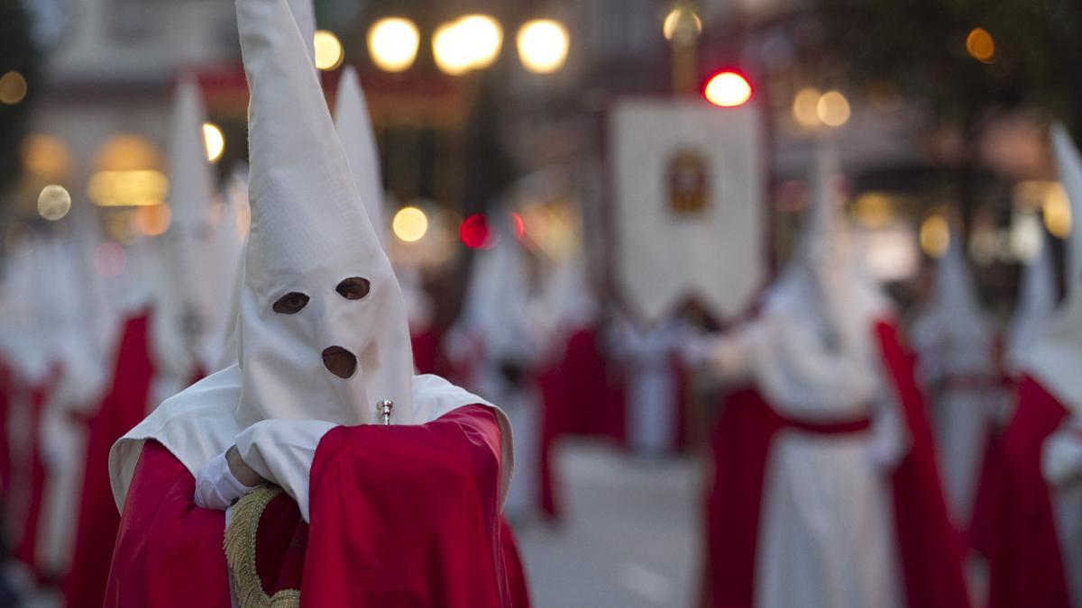 Momento de la procesión de la Hermandad de Jesús Cautivo