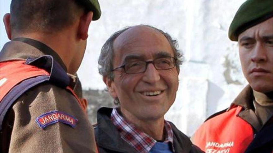 Libertad condicional para el escritor turcoalemán Dogan Akhanli, detenido en España