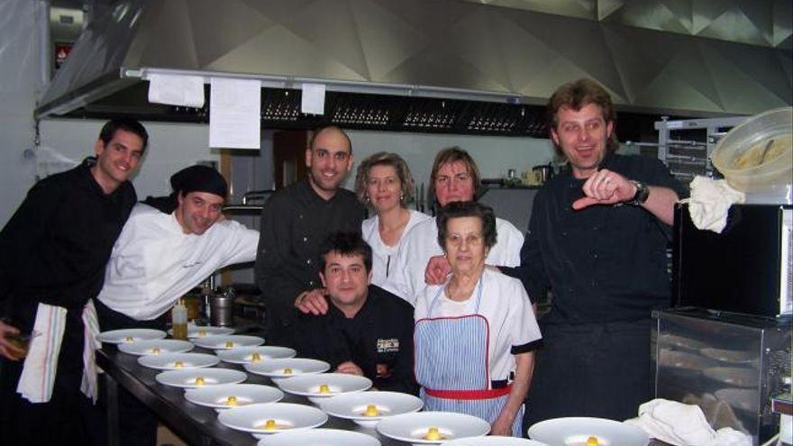 Erundina, en la reapertura de La Chopera junto a primeros espadas de la gastronomía zamorana.