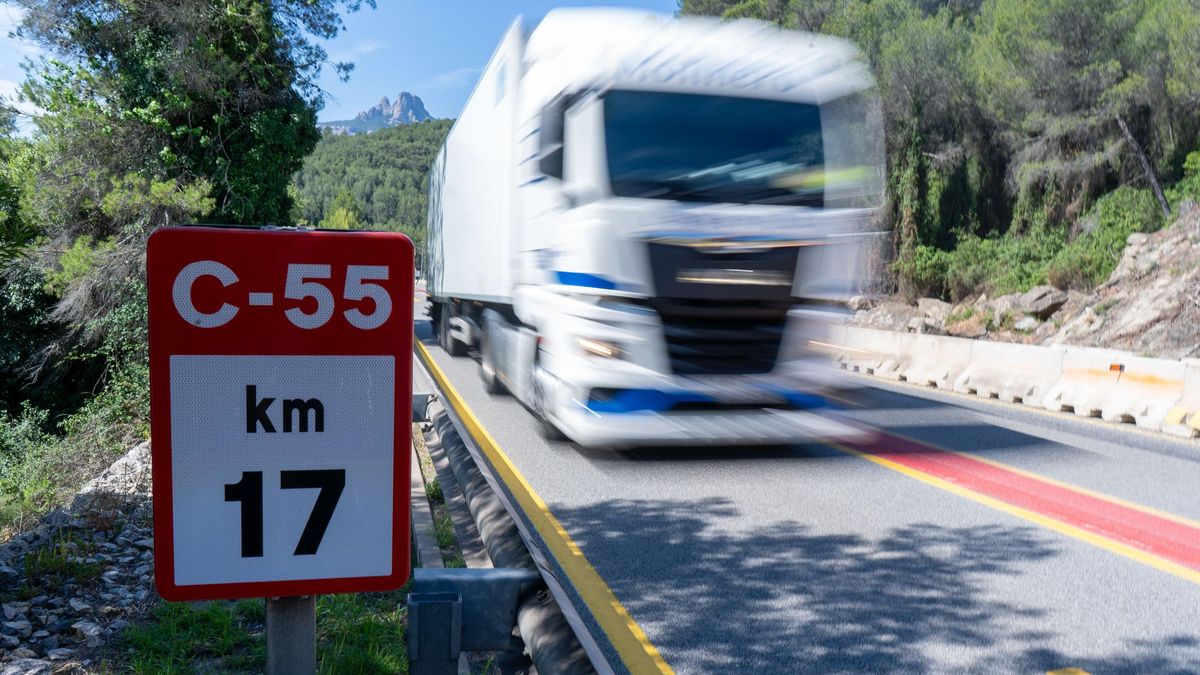 La C-55 a Castellbell, on s'estan fent obres per habilitar un tercer carril