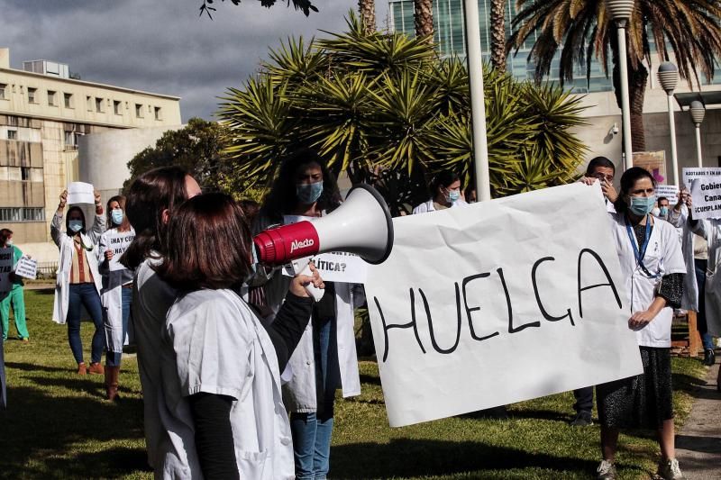 Más de la mitad de los médicos canarios secundan la huelga