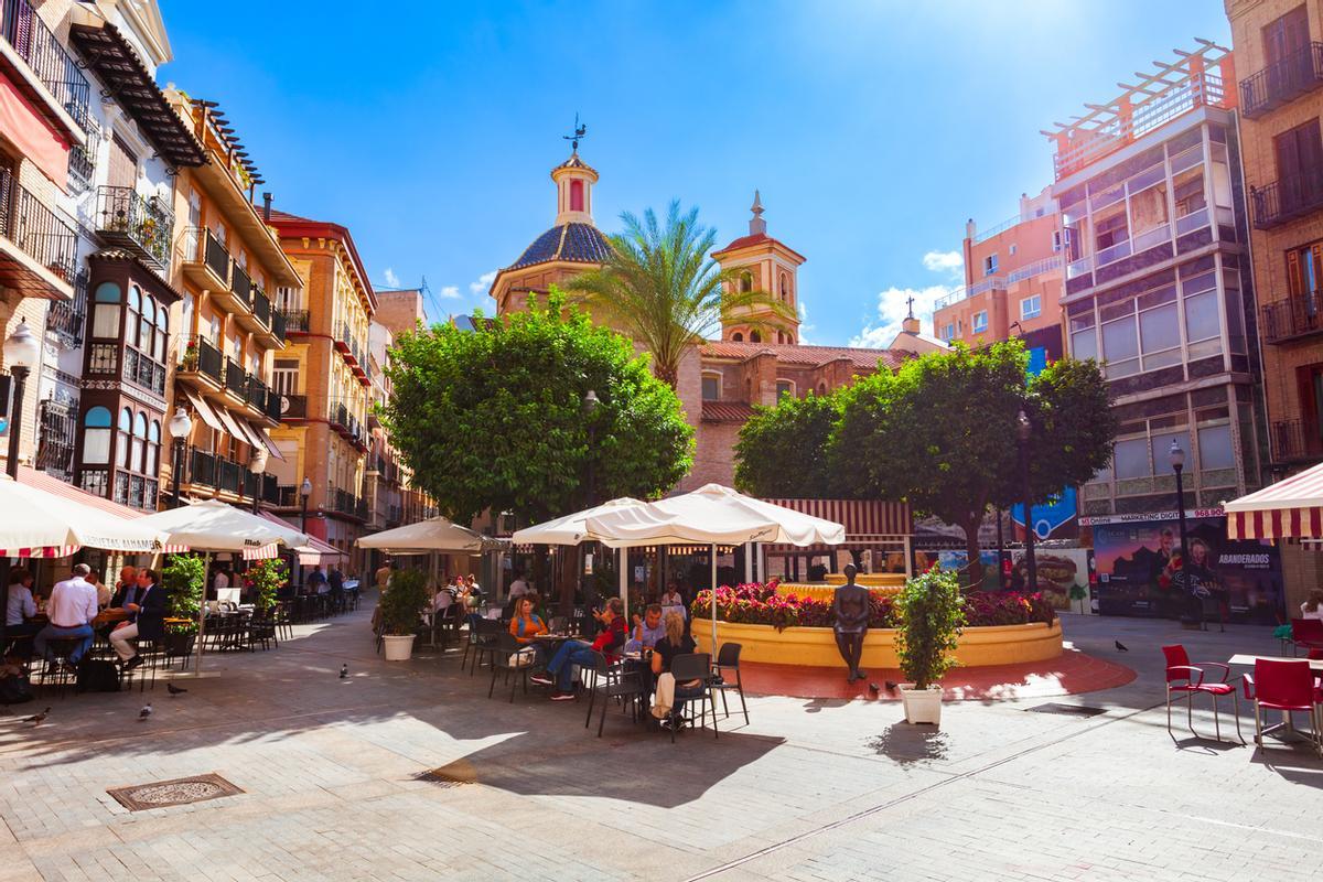 La plaza de las Flores es uno de los lugares más emblemáticos para el tapeo en Murcia.