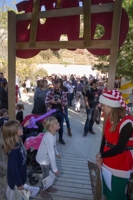 Gran afluencia de público en la inauguración de la casa de Santa Claus