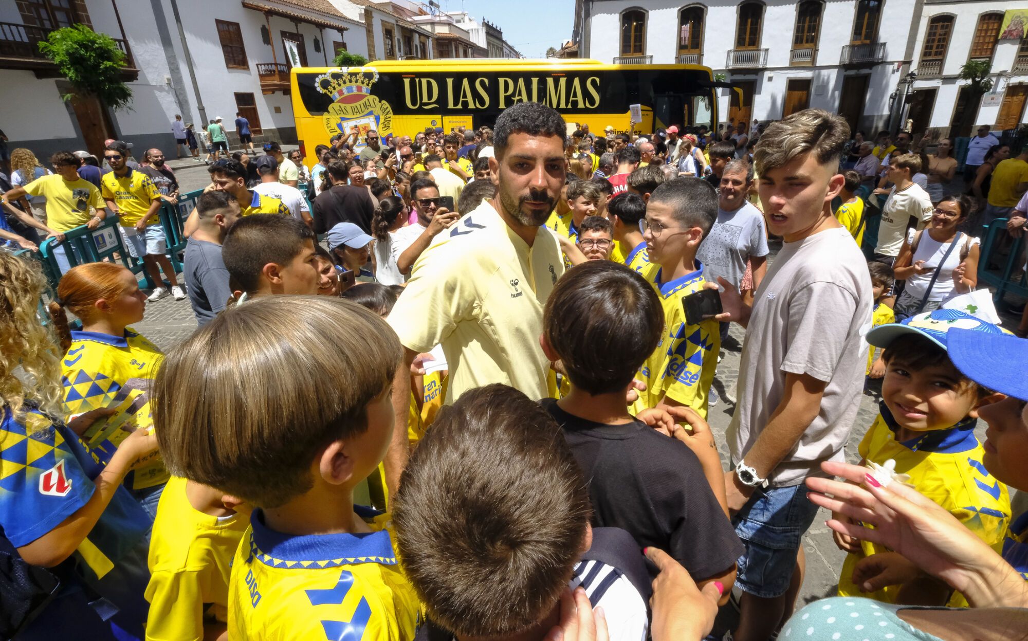 Ofrenda anual de la UD Las Palmas a la Virgen del Pino