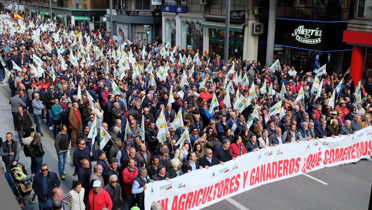 Productores y agricultores en la última movilización multitudinaria en la Región de Murcia.