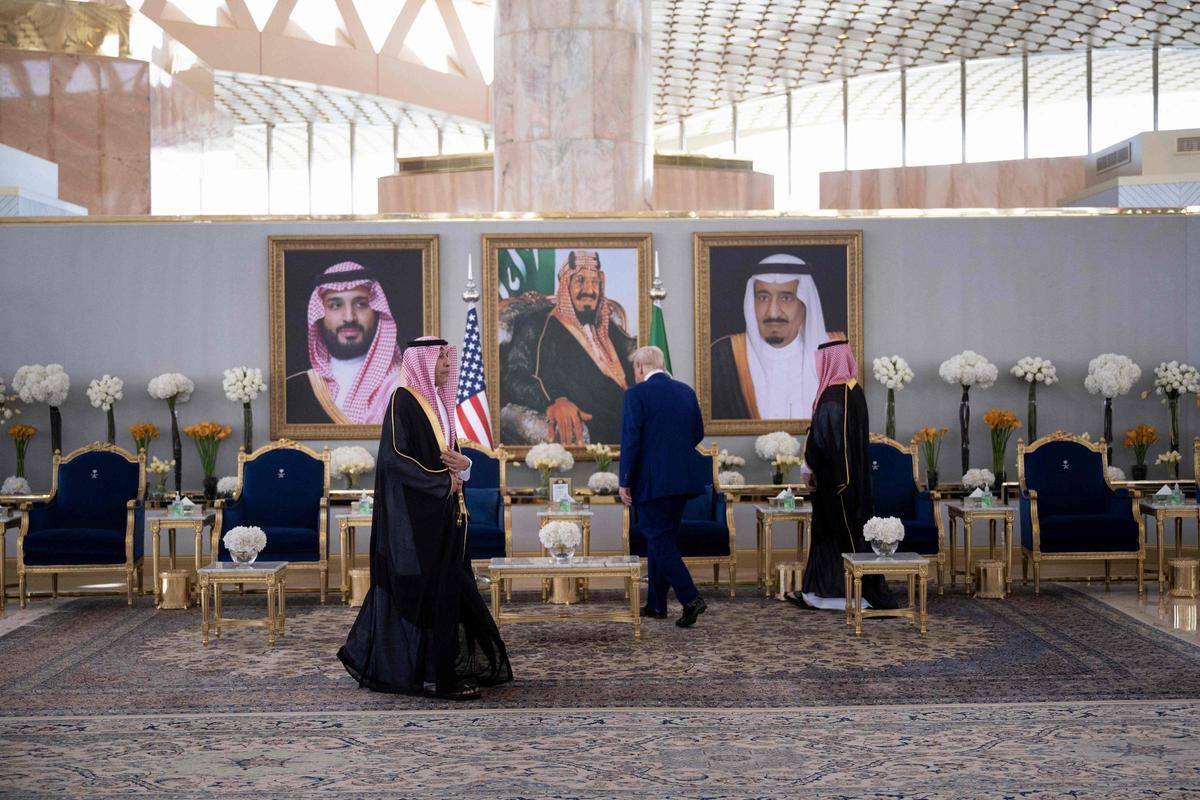 Trump comienza en Arabia Saudí su gira por Oriente Próximo