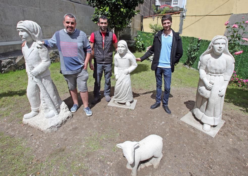 El obispo Quinteiro Fiuza bendice la escultura donada por la Diputación: "Forma ya parte de la historia de Vigo"