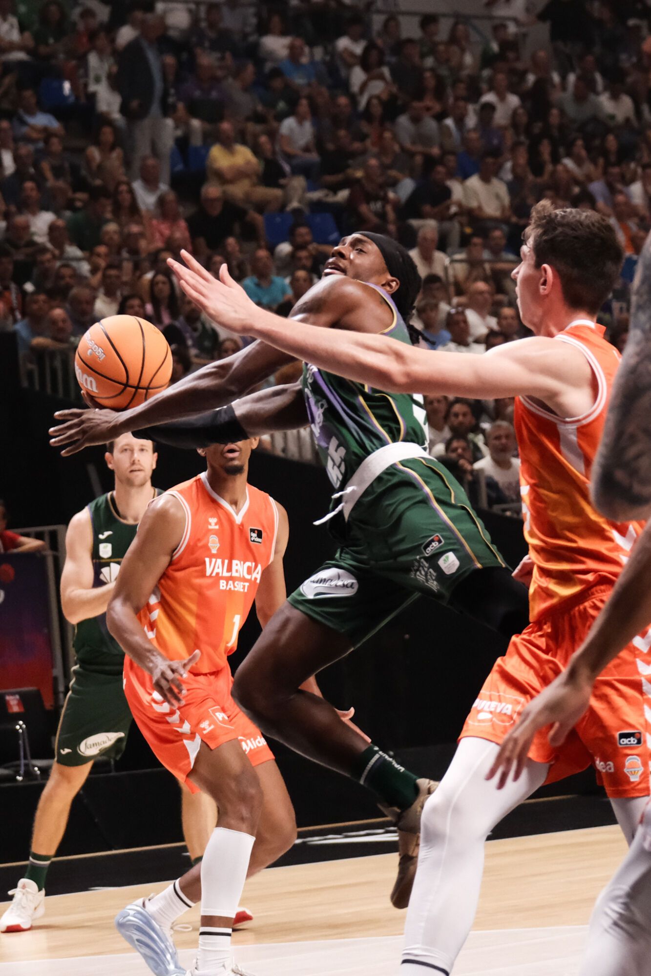 Unicaja - Valencia Basket en el Supercopa de Baloncesto 2025.