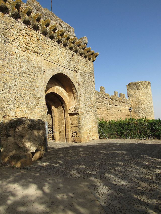 La entrada Alcázar Carmona es uno de los atractivos de Marchena.