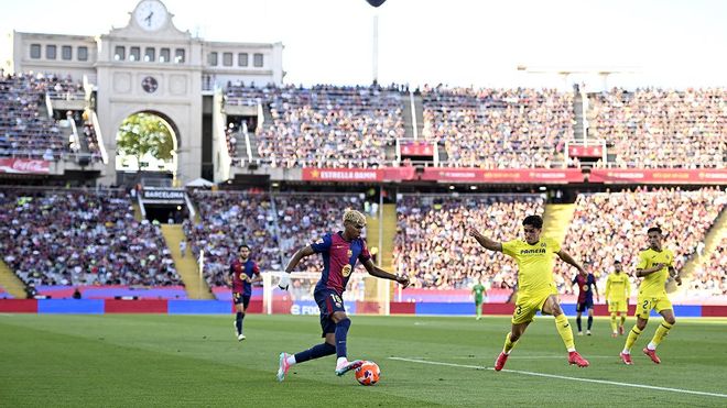 Lamine Yamal, durante el partido de liga entre el FC Barcelona y el Villarreal en el estadio Lluis Companys, el 18 de mayo del 2025.