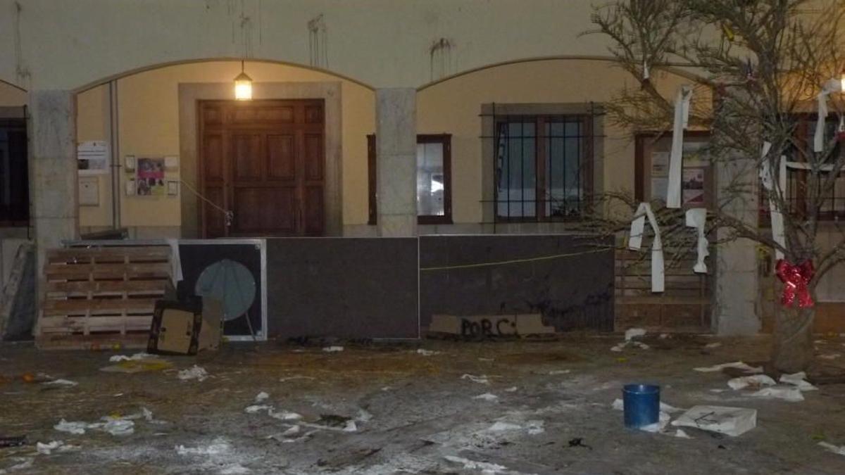 In den Dörfern kommt es nachts meist zu derartigen Verwüstungen.