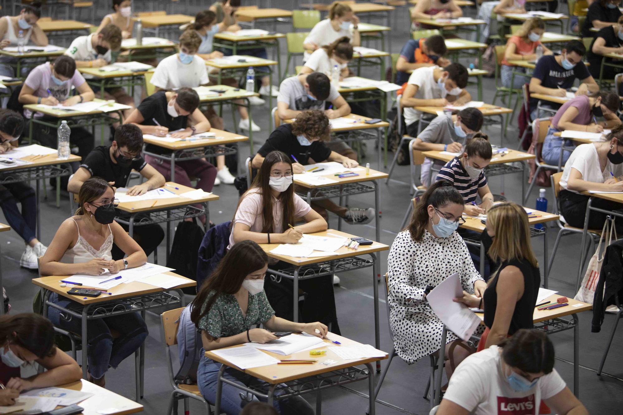 Así fueron las pruebas de la PAU para los estudiantes de la Costera en Xàtiva