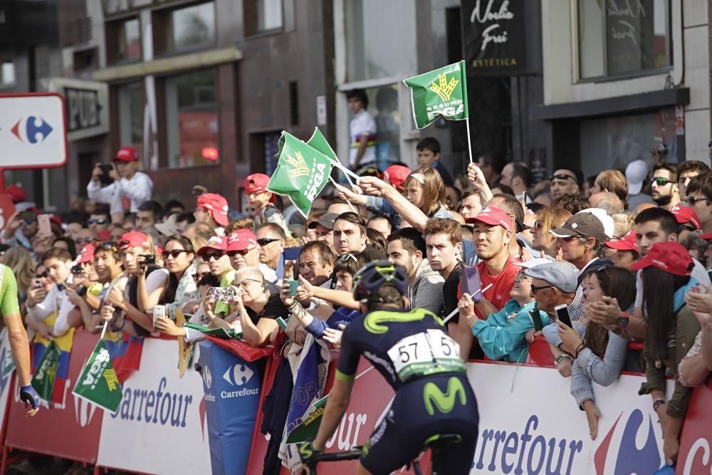 Llegada de la Vuelta a España al Muro de San Lorenzo