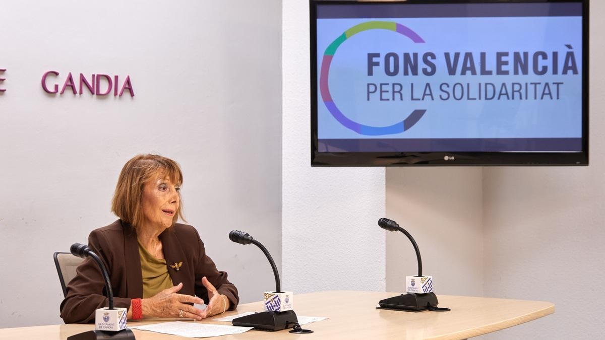 La concejala de Gandia, Luiduvina Gil, durante su comparecencia pública