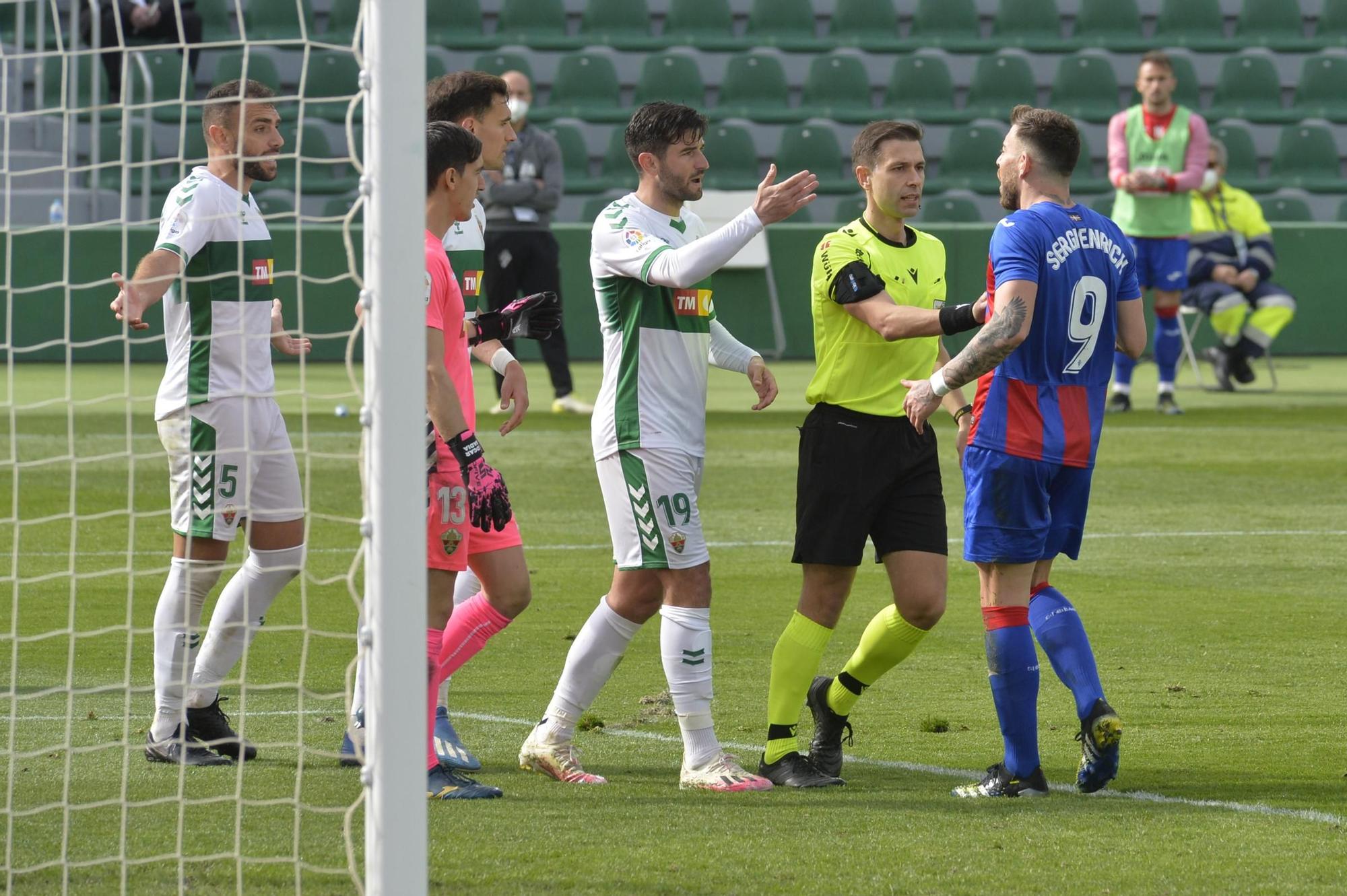 El Elche vence al Eibar 1-0 y se reencuentra con la victoria después de 17 partidos