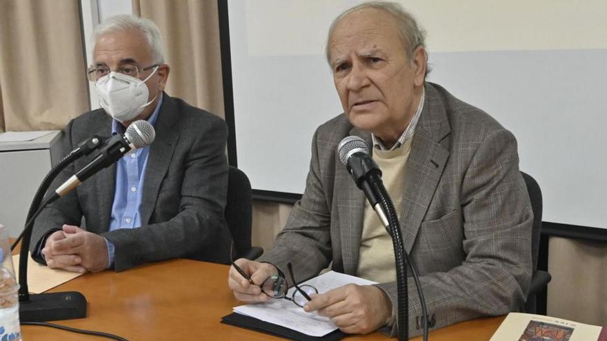 Gil y Ferrer presentaron y expusieron los pormenores de su investigación. | MANOLO NEBOT