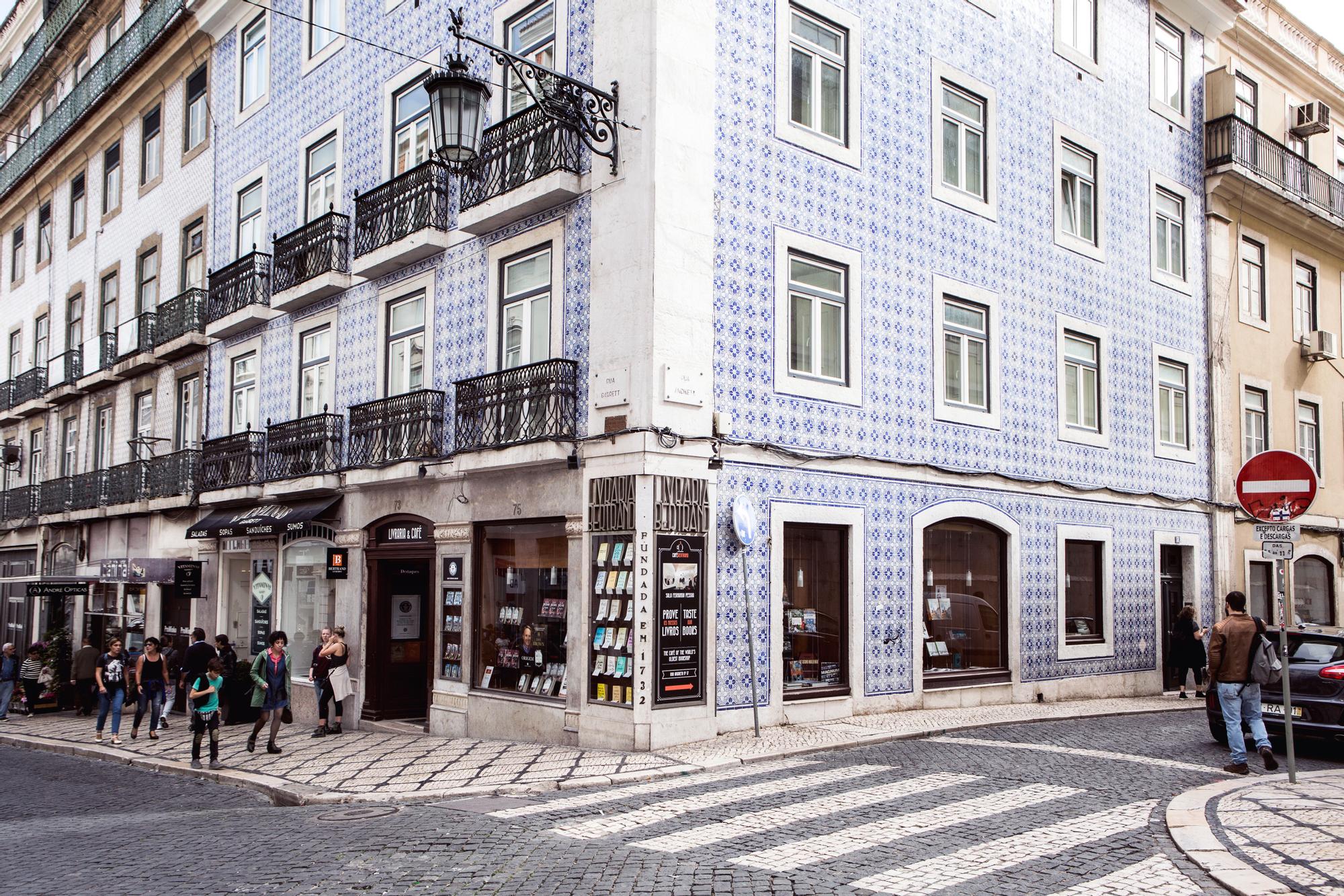 Fachada actual de la librería Bertrand (Lisboa)