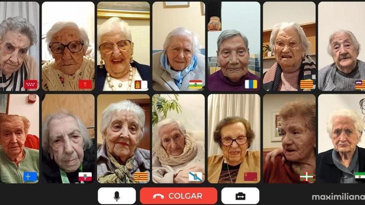 Ángela Castaño, (cuarta en la fila inferior) es una vecina de 106 años de O Calvario que ha participado en la videollamada más longeva del mundo
