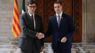 Frente común de Illa y Pradales para pedir a los países de la UE la oficialidad del catalán, el euskera y el gallego