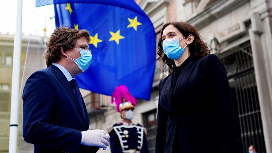 Madrid estudia obligar al uso de mascarillas en lugares cerrados