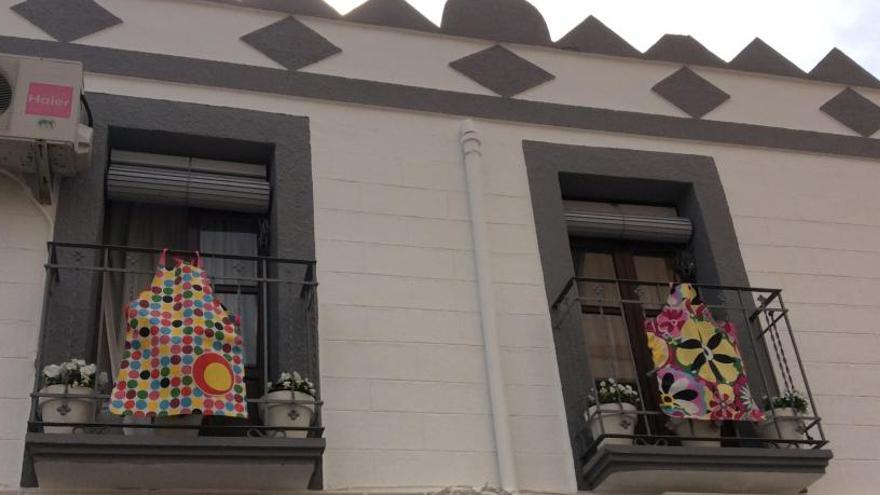 Feminismo rural en Jesús Pobre: las mujeres cuelgan los delantales de los balcones