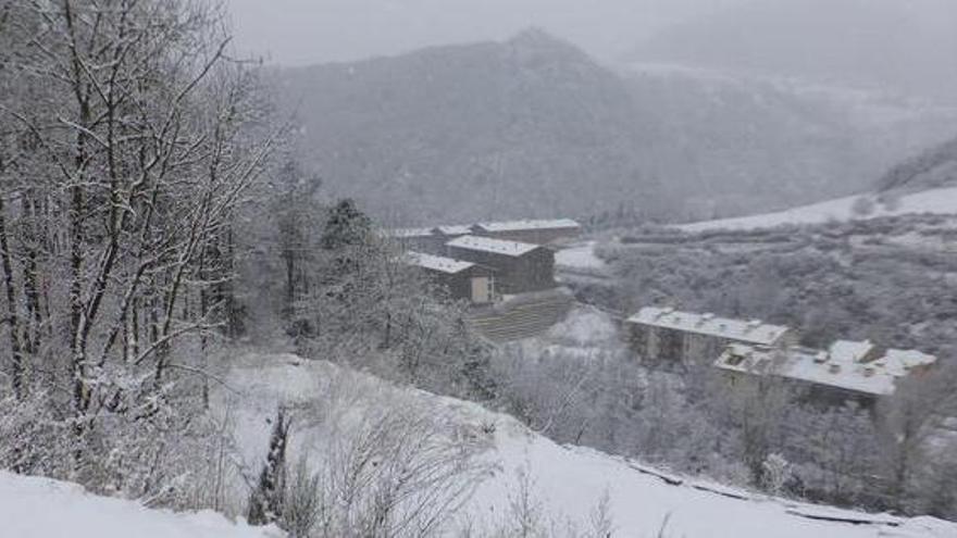 La nevada està deixant gruixos de 5 a 10 centímetres al Ripollès i la Cerdanya