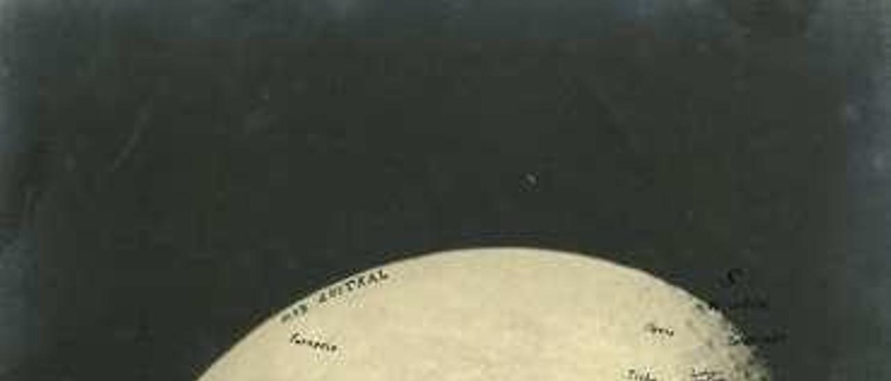 Fotografías de la Luna tomadas por el científico el 13 de octubre de 1911. // Propiedad de OARMA