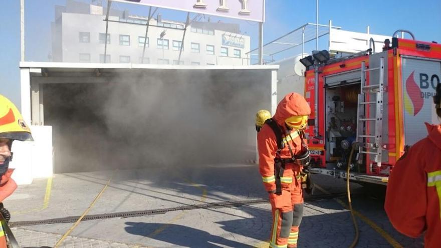 El fuego se ha declarado en el garaje del hotel.