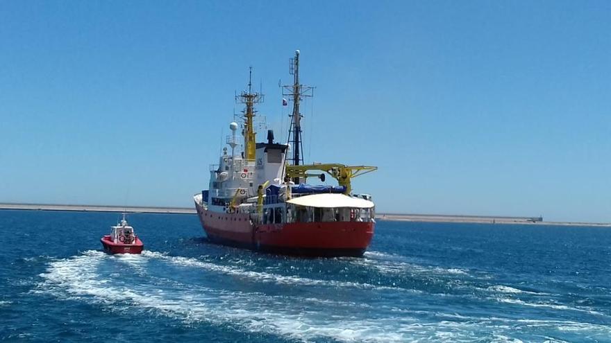 El &#039;Aquarius&#039; abandona Valencia para seguir con su labor humanitaria