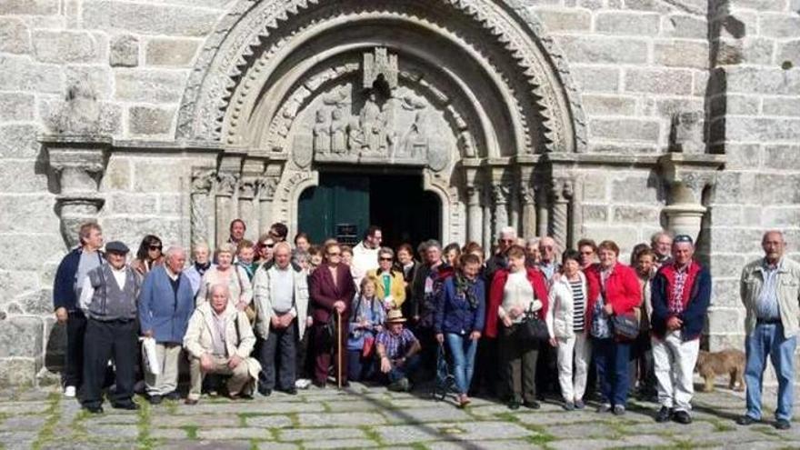 Cerdedo viaja al Santuario de Franqueira y a la Feira de Valença