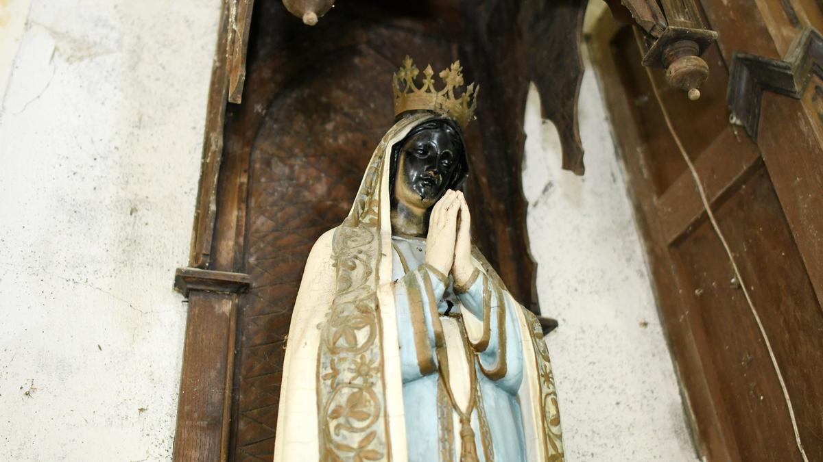 La imagen de la Virgen de Fátima es otra cuya cara fue &quot;borrada&quot; con espray.