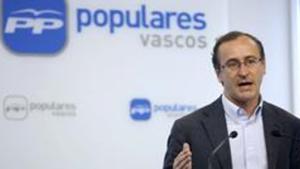 El presidente de los populares vascos, Alfonso Alonso, ha anunciado el despido disciplinario por graves irregularidades del antiguo gestor del PP de Vizcaya