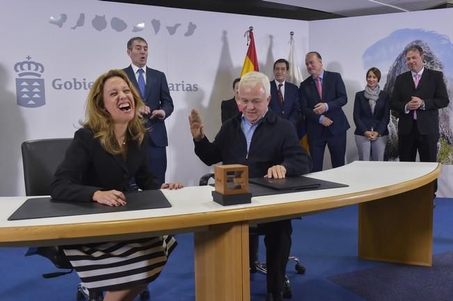 Firma de los convenios de asignación de los ...