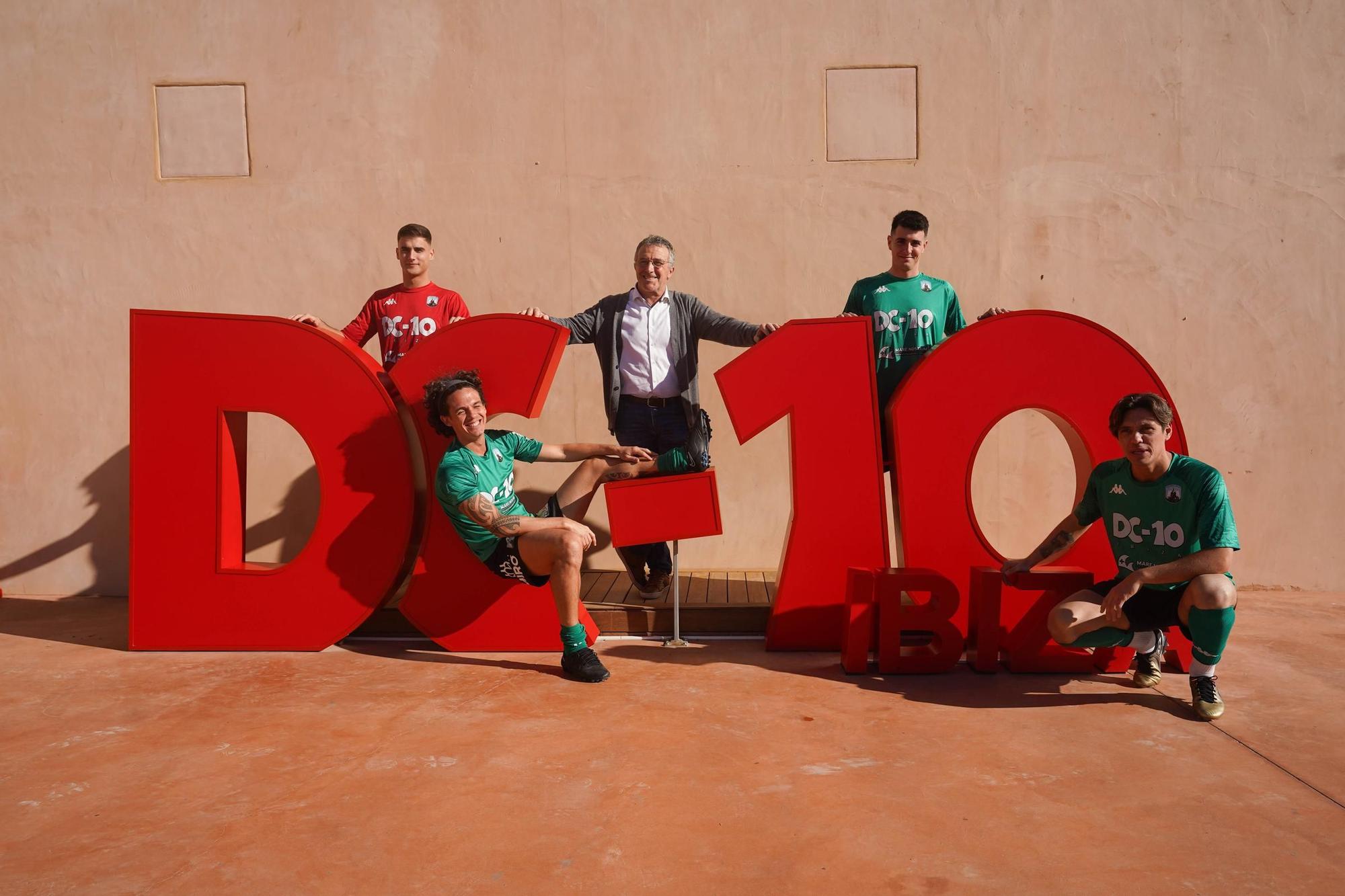 Mira las imágenes de la felicitación de Navidad del equipo de fútbol de Sant Jordi