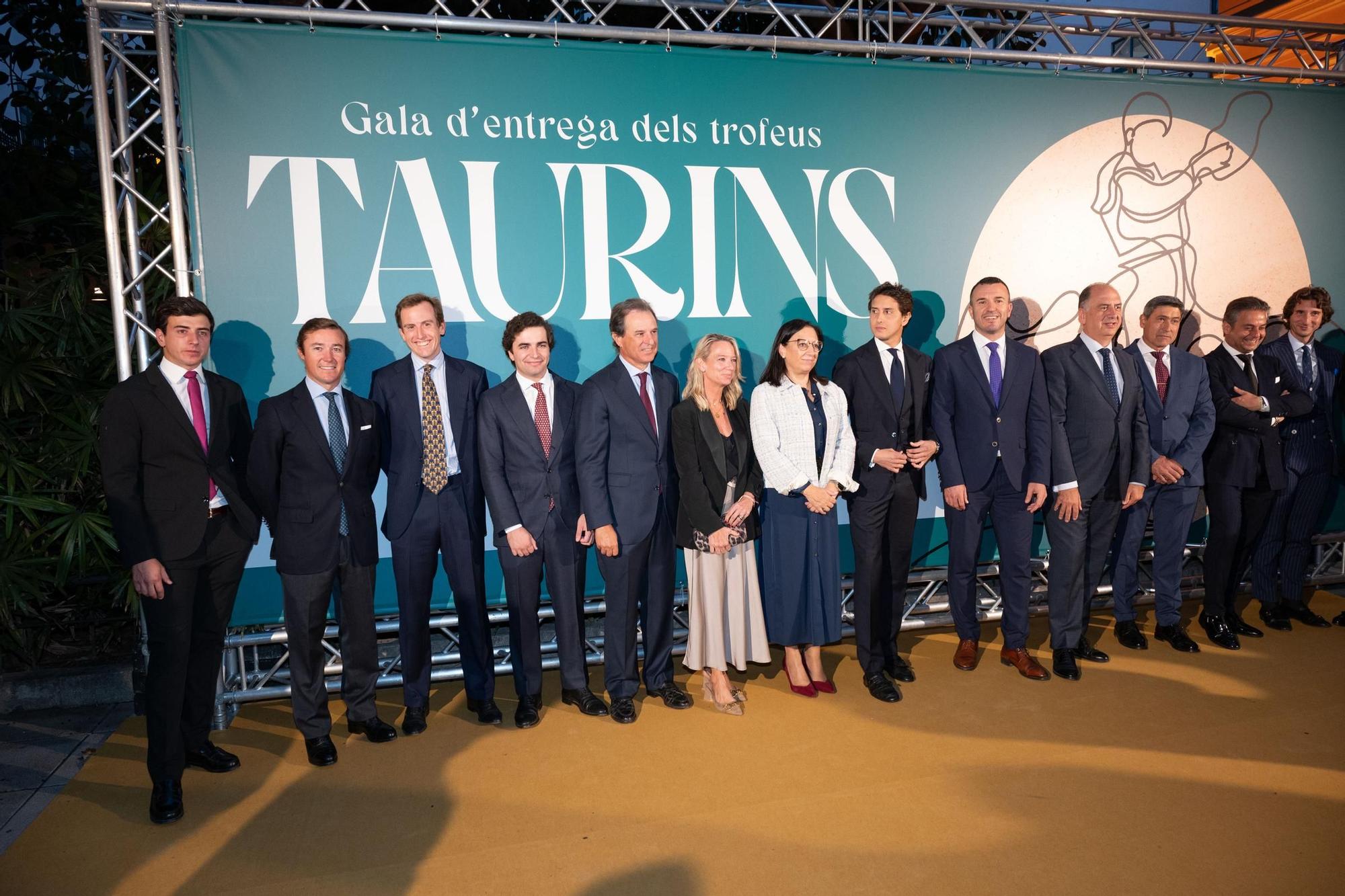 La gala de los premios taurinos de la Diputación de Valencia con Roca Rey, en imágenes