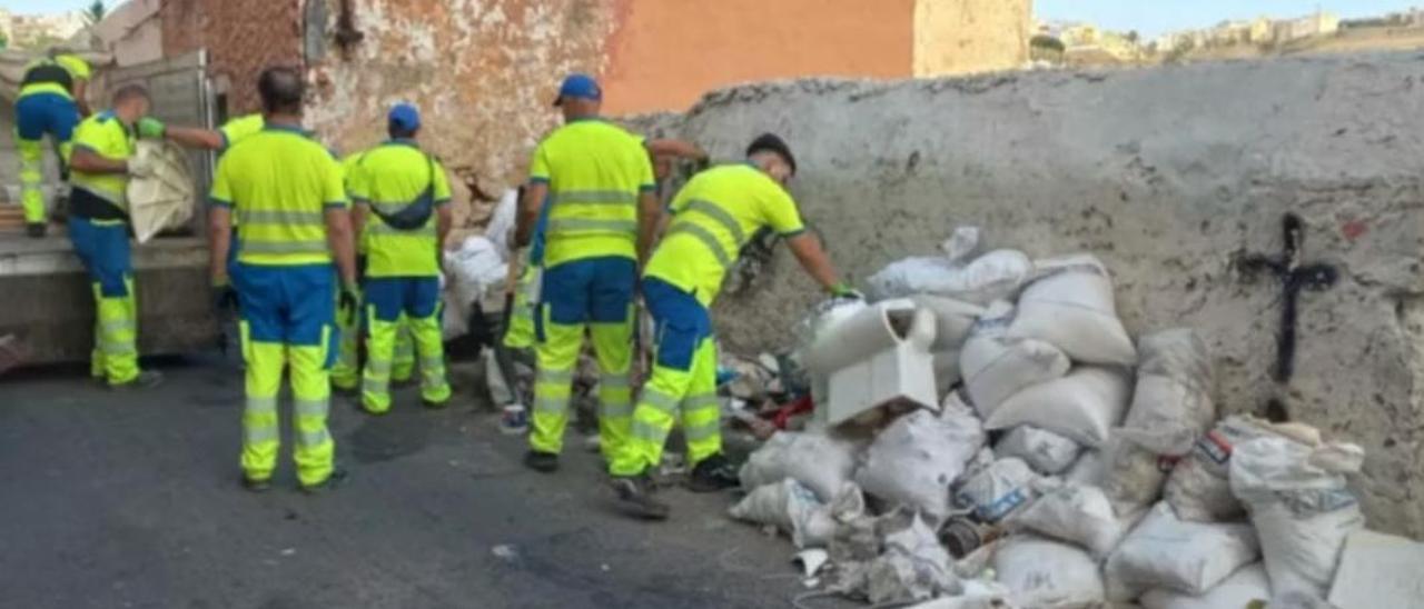 Operativo de limpieza en San Juan.