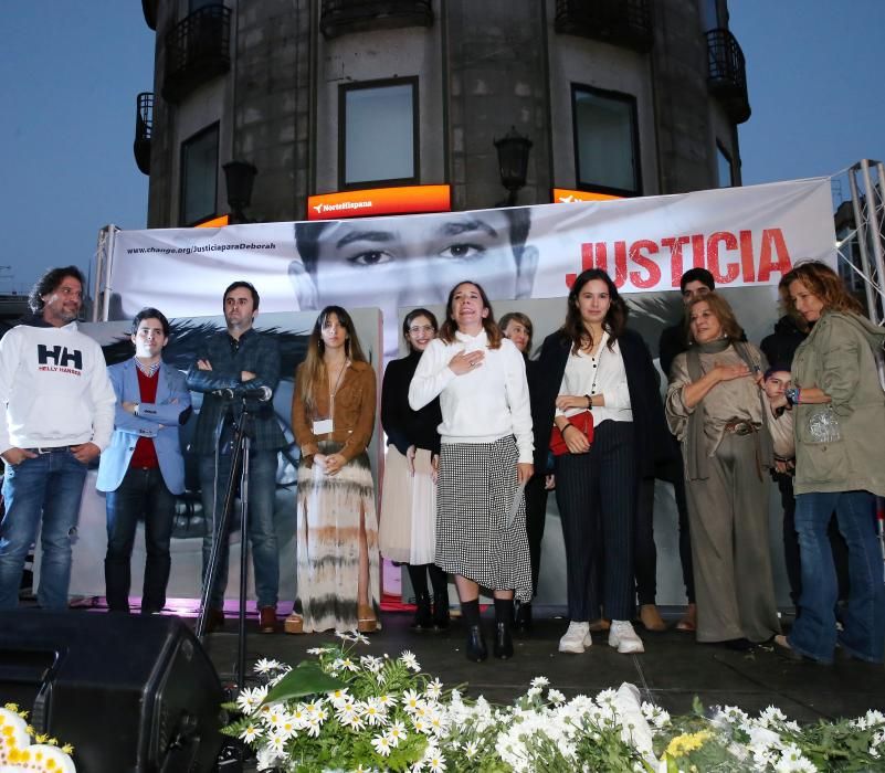 Cientos de personas asistieron al homenaje, en Porta do Sol