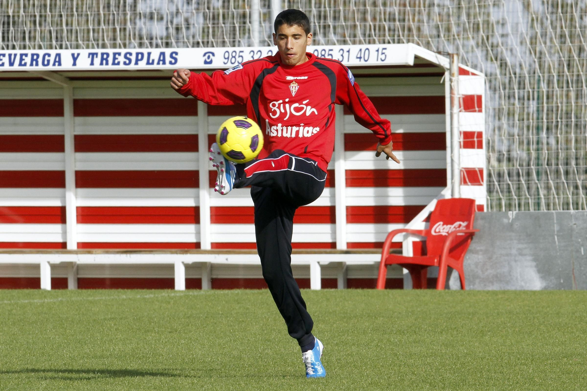 En imágenes: un repaso visual a la trayectoria de José Ángel "Cote" en el Sporting