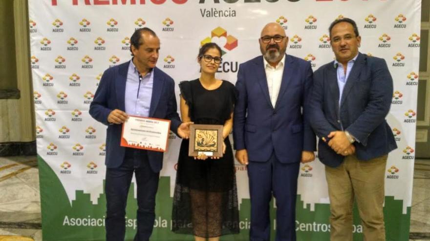 Miguel Lago, Anabel Gulías y Ernesto Filgueira recogieron el premio