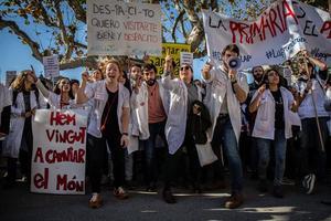 La sanitat pública catalana es planteja anar a la vaga