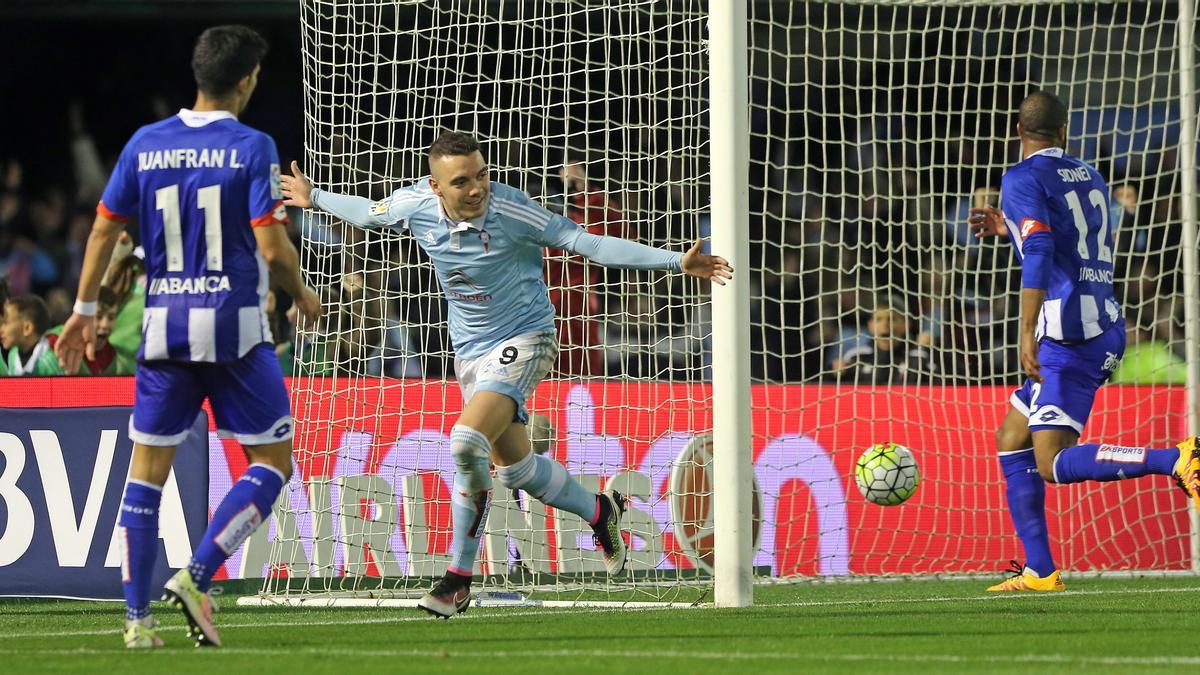 Iago Aspas celebra un gol en uno de los derbis entre Celta y Deportivo disputado en Balaídos, cuando el club blanquiazul jugaba en Primera.